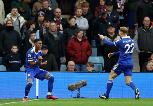 Tete celebrates goal