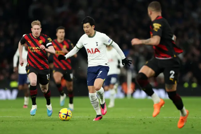 Son runs past Kevin de Bruyne