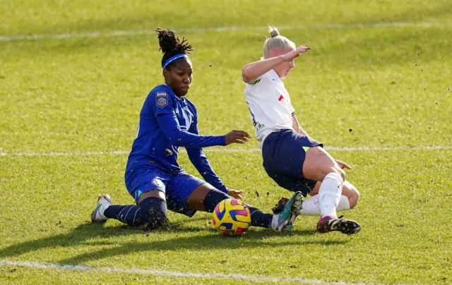 Kadeisha Buchanan tackles Bethany England