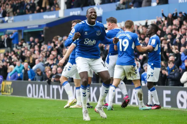 Everton players celebrate