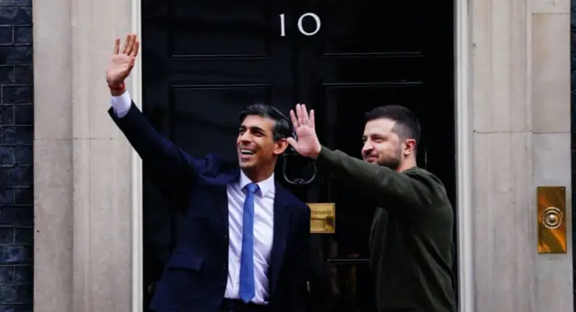 Sunak and Zelensky wave outside Number 10