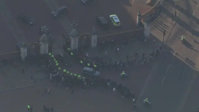 President Zelensky leaving Buckingham Palace