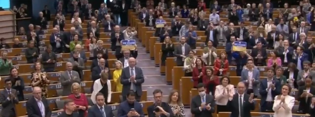 Zelensky gets a standing ovation in the European Parliament