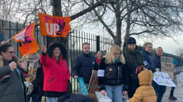 Picket line outside Leeds primary school