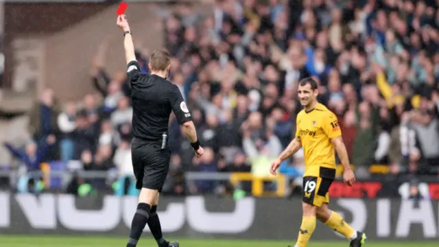 Jonny gets sent off for Wolves