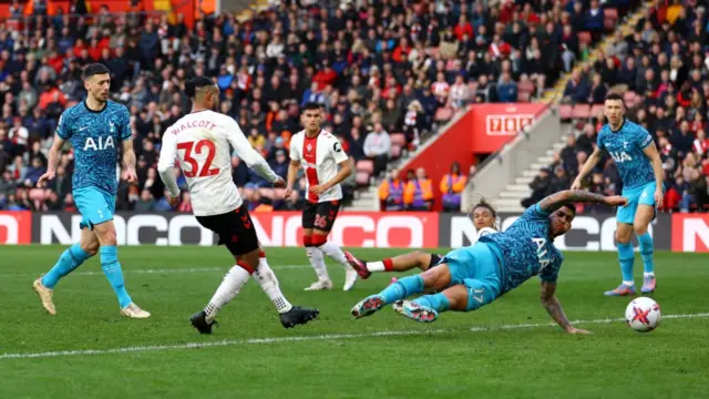 Theo Walcott scores for Southampton