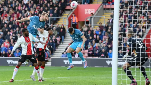 Harry Kane heads Tottenham in front at Southampton