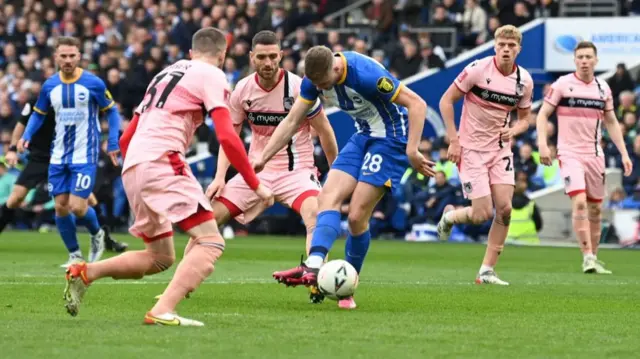 Evan Ferguson scores for Brighton