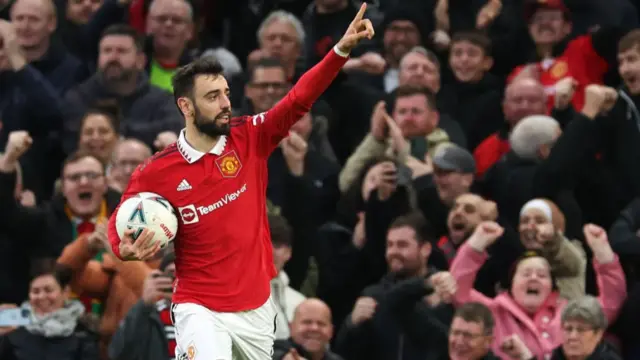 Bruno Fernandes celebrates his equaliser for Man Utd