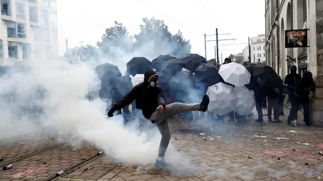 Protesters in Nantes