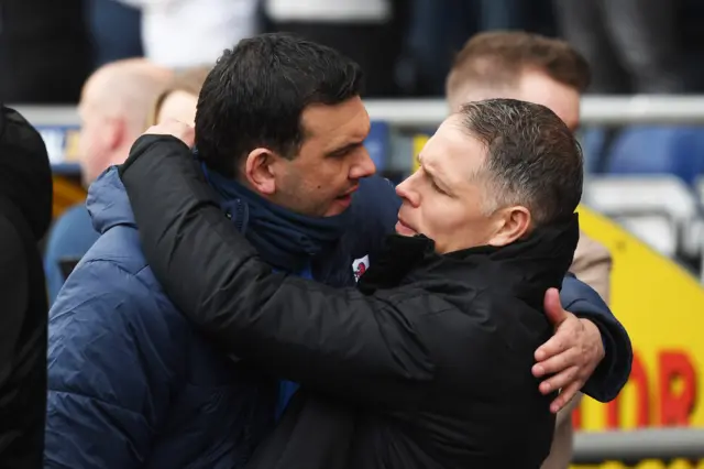 Teammates at Hibernian, managers Ian Murray and John Rankin embrace before kick-off