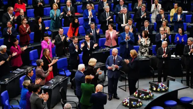 King Charles III receives a standing ovation in the Bundestag