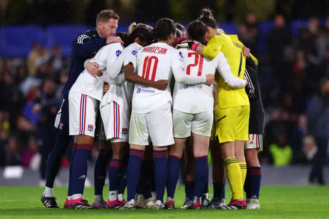 Lyon huddle