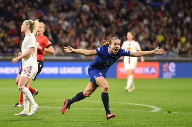 Guro Reiten celebrates for Chelsea