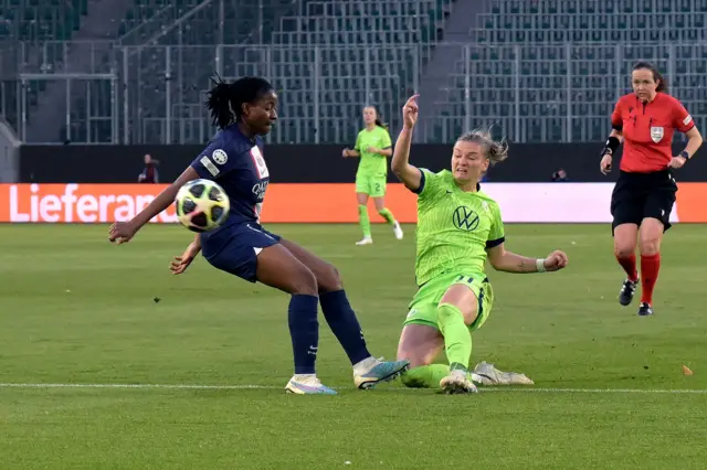 Alexandra Popp scores for Wolfsburg