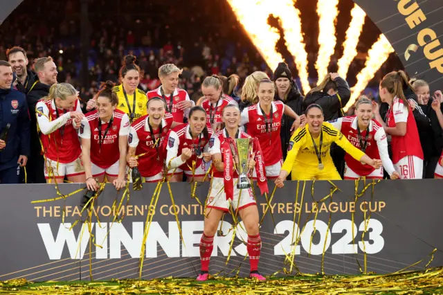 Arsenal trophy lift