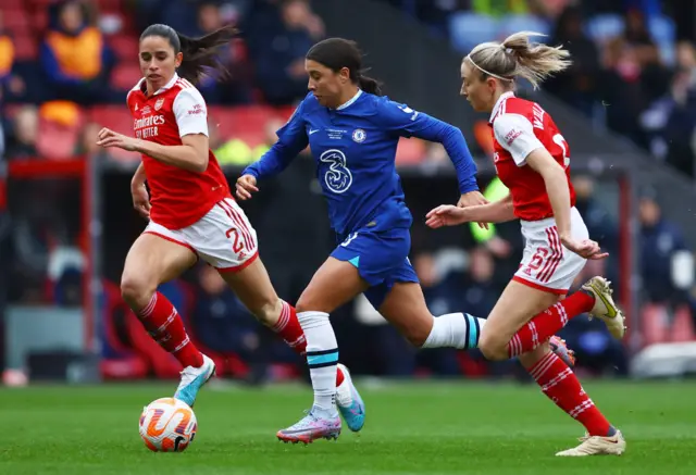 Chelsea's Sam Kerr runs at Arsenal's defence