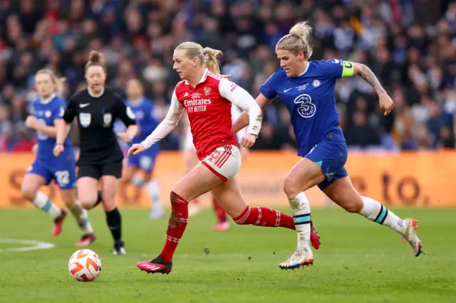 Stina Blackstenius of Arsenal runs with the ball