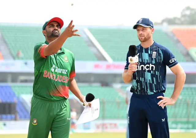 Tamim Iqbal and Jos Buttler at the toss