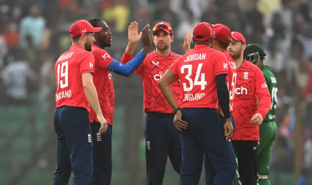 Jofra Archer and England celebrate the wicket of Litton Das