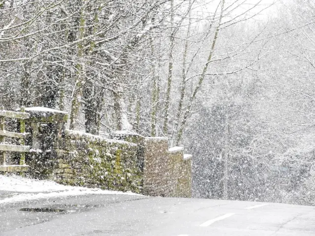 A light snowstorm is falling in Wakefield