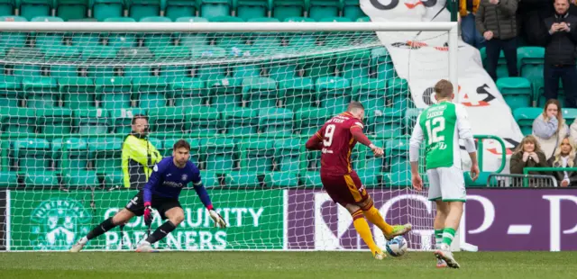 Kevin van Veen scores a penalty for Motherwell against Hibernian