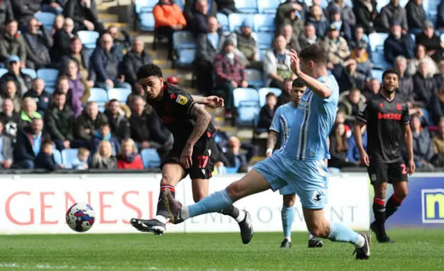 Ki-Jana Hoever scores for Stoke