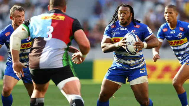 Stormers carry the ball against Harlequins