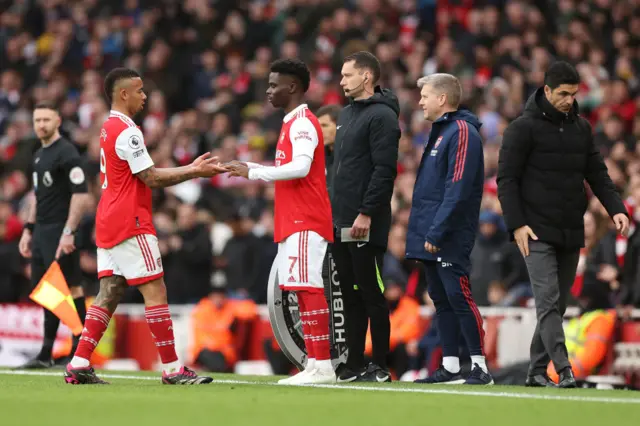 Bukayo Saka of Arsenal replaces teammate Gabriel Jesus