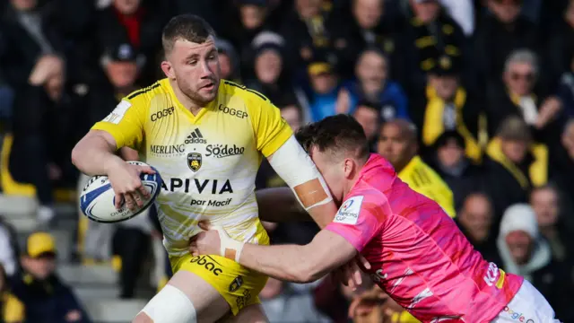 Pierre Bougarit carries the ball for La Rochelle