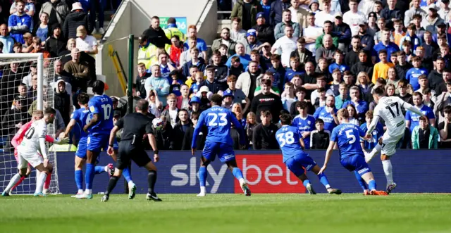 Joel Piroe scores for Swansea