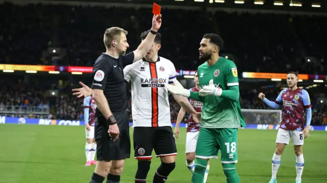 Wes Foderingham shown red card