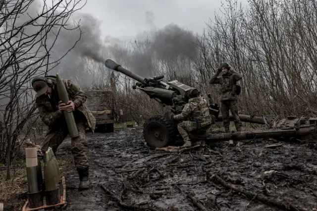 Soldiers firing artillery in Ukraine - April 2023