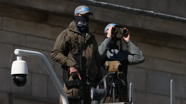 Armed officers outside the Oireachtas