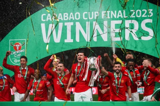 Manchester United celebrate with the Carabao Cup