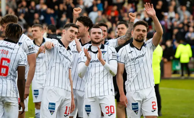 Dunfermline celebrate