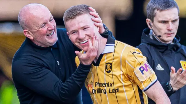 David Martindale celebrates with Stephen Kelly