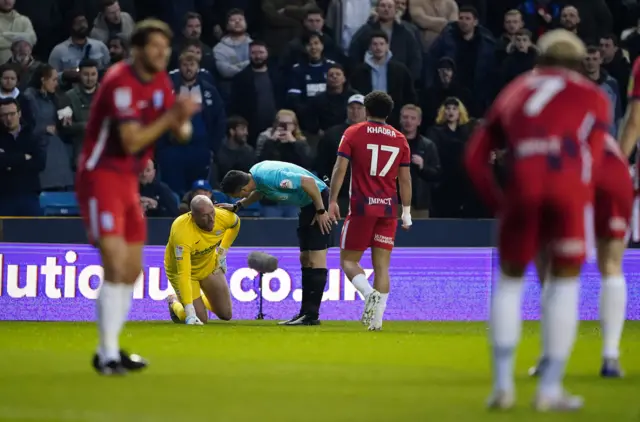 Birmigham keeper John Ruddy picks up an injury