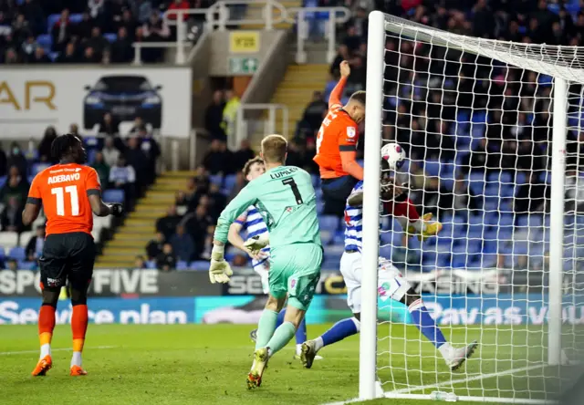 Carlton Morris equalises for Luton at Reading