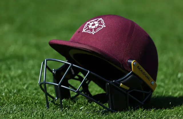 Cricket helmet