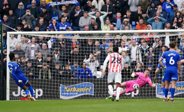 Cardiff's Sory Kaba has a penalty saved by Jack Bonham