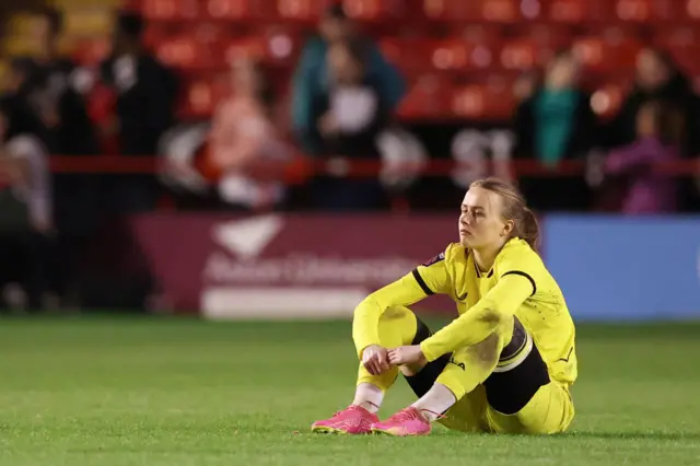 Hannah Hampton looks sad after conceding a late winning goal.