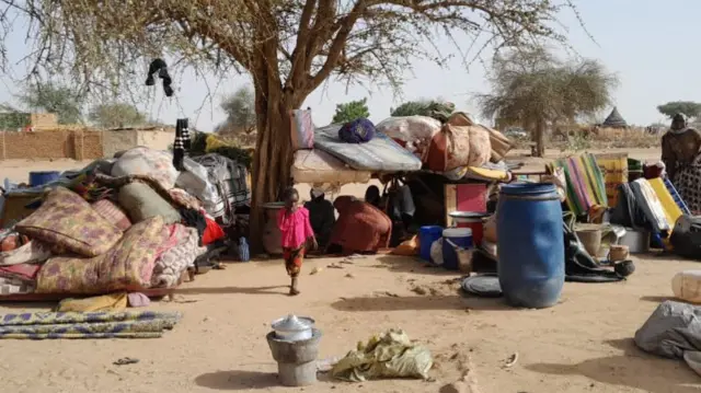 Sudanese refugees in Chad - a photo tweeted by the UNHCR representative in Chad on 18 April 2023