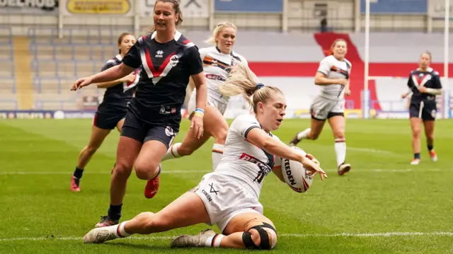 Tamzin Renouf scores for England