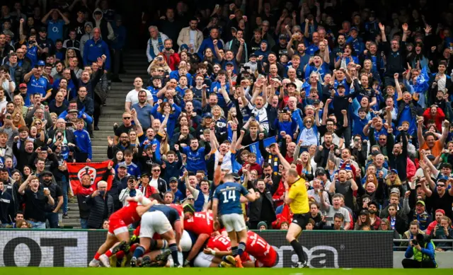 Leinster score from a maul