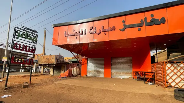 A closed shop is seen in Khartoum, Sudan, on 26 April.