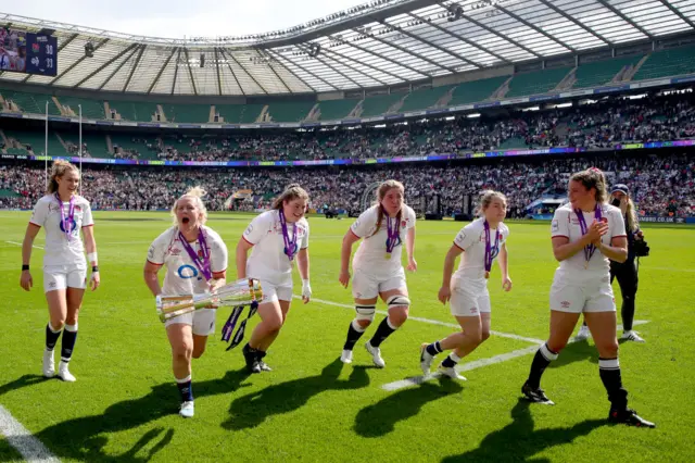 England at Twickenham parade around the pitch