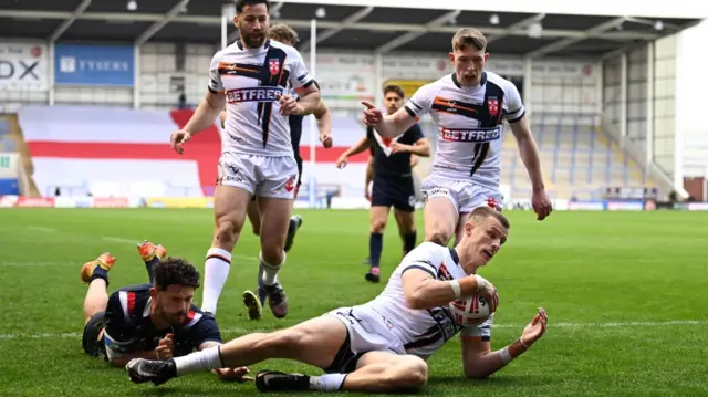 Ash Handley scores for England against France