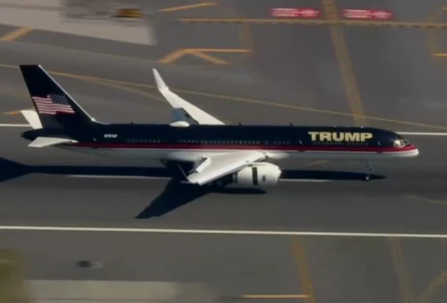 Donlad Trump's plane lands in New York