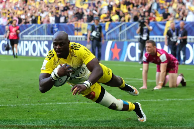 Raymond Rhule scores a try